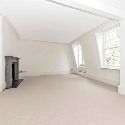 Rent this 4 bed apartment on 150 Old Brompton Road in London, SW5 0BE