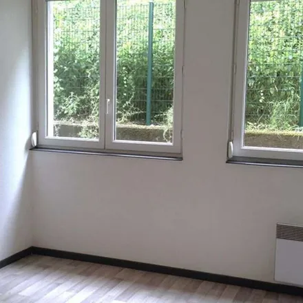 Rent this 2 bed apartment on La Belle Tanche in 65 Chemin de la Petite Broche, 57000 Metz