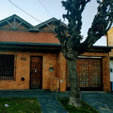 Image 1 - Vicente López 1299, Partido de Morón, 1708 Morón, Argentina - House for sale