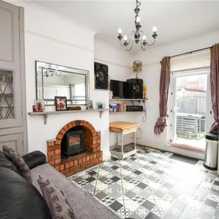 Image 3 - Kenilworth Road, Wallasey, CH44 6QQ, United Kingdom - Townhouse for sale