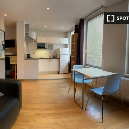 Rent this studio apartment on Rue Vanderschrick - Vanderschrickstraat 5 in 1060 Saint-Gilles - Sint-Gillis, Belgium
