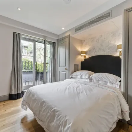 Rent this 5 bed apartment on 10 Old Manor Yard in London, SW5 9AB