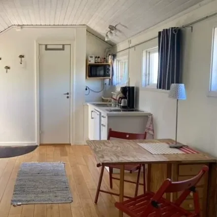 Rent this 1 bed house on Gästhamn Kalvsund in Salterivägen, 475 36 Öckerö