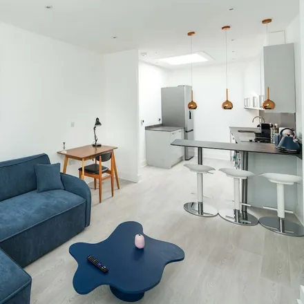 Image 8 - London, W14 9EB, United Kingdom - Apartment for rent