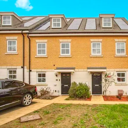 Buy this 3 bed townhouse on Newham Way in Howbury, London
