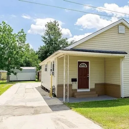 Buy this 3 bed house on 651 Arms Street in Thibodaux, LA 70301