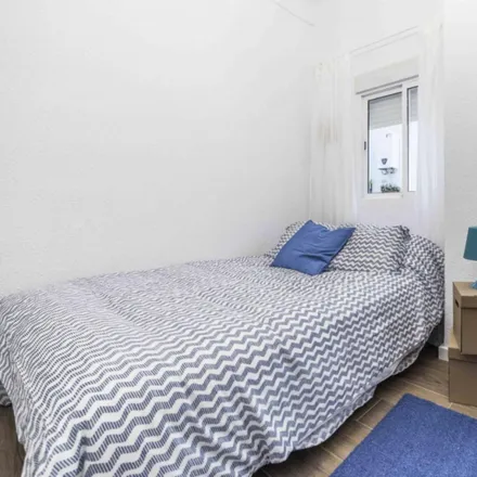 Rent this 4 bed room on British School of Valencia in Avinguda de Peris i Valero, 53-57