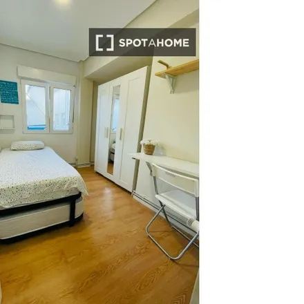 Rent this 3 bed room on Edificio Santa Rosa. Grupo 2 in 39007 Santander, Spain