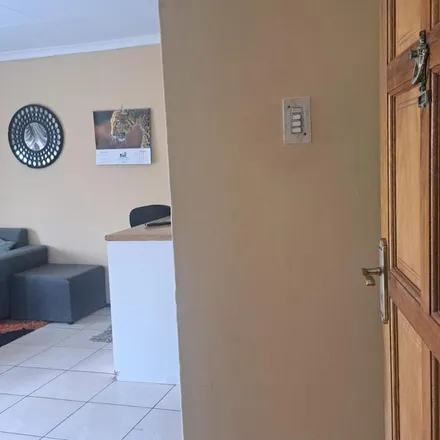 Image 5 - Donovan Road, Montclair, Durban, 4004, South Africa - Apartment for rent