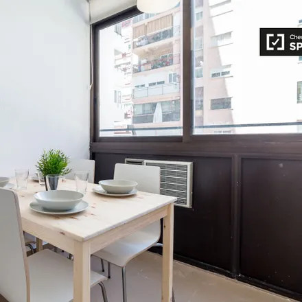 Image 4 - Peix i Marisc, Carrer d'Álvaro de Bazán, 46010 Valencia, Spain - Room for rent