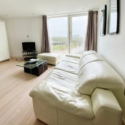 Rent this studio apartment on Lipstick Tower in St George's Road, Portsmouth