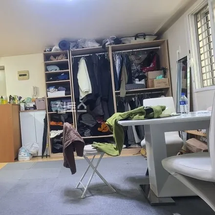 Rent this studio apartment on 서울특별시 강남구 역삼동 694-13