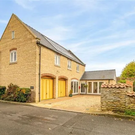 Buy this 4 bed house on Hill Top Farm in Three Horseshoes, High Street