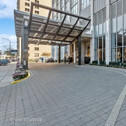 Image 3 - Park Place Tower, 655-665 West Irving Park Road, Chicago, IL 60613, USA - Condo for sale