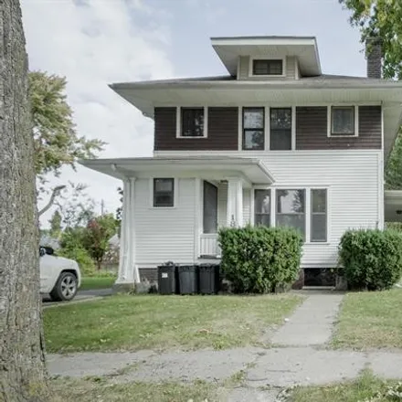 Buy this 4 bed house on 1814 Stark Street in City of Saginaw, MI 48602