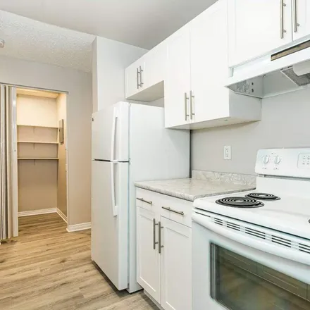 Image 3 - University of Alberta South Campus, Malmo Road NW, Edmonton, AB T6H 3N8, Canada - Apartment for rent
