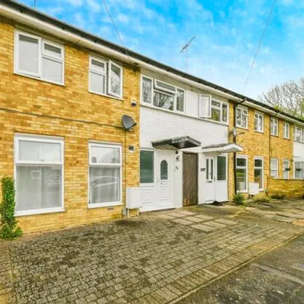 Buy this 3 bed townhouse on Featherston Road in Chertsey Rise, Stevenage