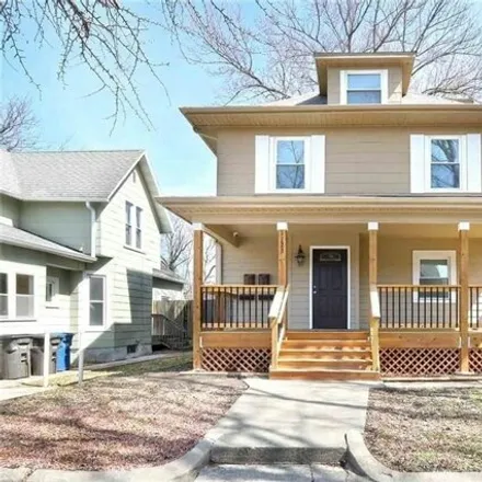Buy this studio house on 1123 24th Street in Des Moines, IA 50311