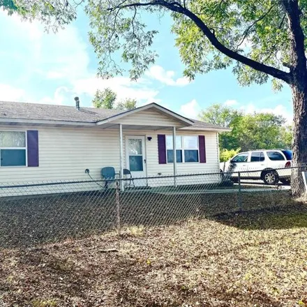 Buy this 2 bed house on unnamed road in Ardmore, OK 73401