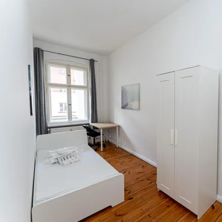 Rent this 3 bed room on Nordkapstraße 2 in 10439 Berlin, Germany
