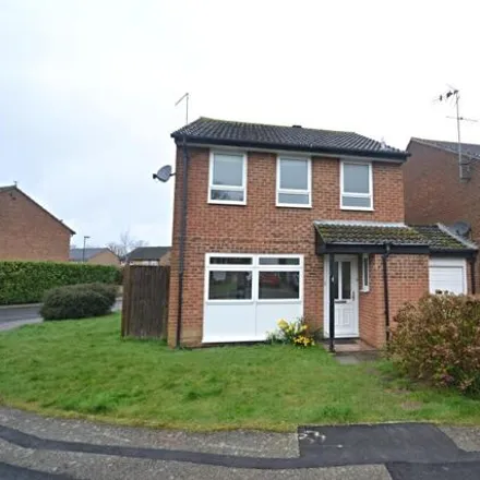 Rent this 3 bed house on Trefoil Close in Horsham, RH12 5FQ