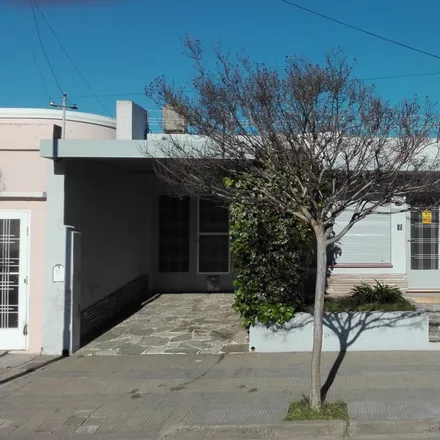 Buy this studio house on Calle 13 4 in Talleres, General Pico