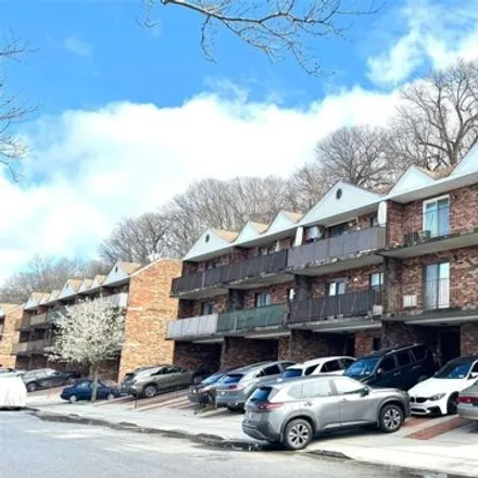 Buy this 1 bed condo on 63-17A Douglaston Parkway in New York, NY 11362