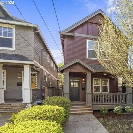 Buy this 3 bed house on 18 Northeast Cook Street in Portland, OR 97212