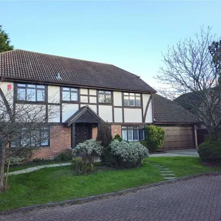 Image 2 - Coombe Manor, Bisley, GU24 9RT, United Kingdom - House for sale