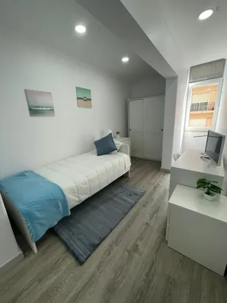 Rent this 4 bed room on Ela Canela in Rua Azedo Gneco 74B, 1250-039 Lisbon