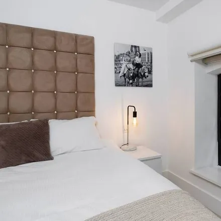 Rent this 2 bed apartment on London in WC2R 0NP, United Kingdom