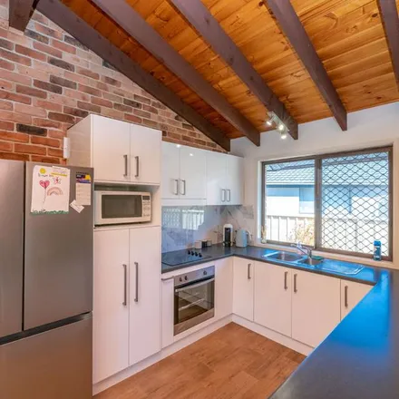 Image 8 - Susella Crescent, Tuncurry NSW 2428, Australia - Apartment for rent