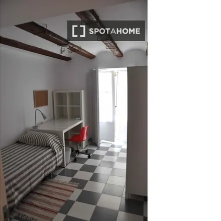 Rent this 4 bed room on Casa La Pepa in Carrer de la Conquesta, 8