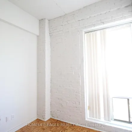 Image 4 - 1401 Dupont Street, Old Toronto, ON M6H 3Z6, Canada - Apartment for rent
