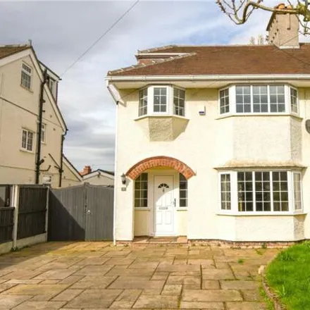 Rent this 4 bed house on Briar Drive in Heswall, CH60 5RW