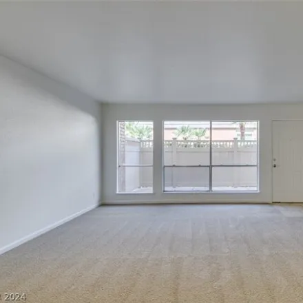 Image 6 - Las Vegas Country Club, LVCC Loop, Winchester, NV 89169, USA - Condo for sale