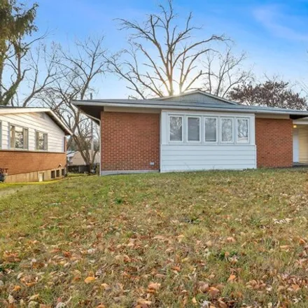 Image 3 - 3190 North Waterford Drive, Florissant, MO 63033, USA - House for sale