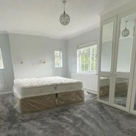 Rent this 2 bed apartment on Walton Lane in Burnham, SL2 3TS