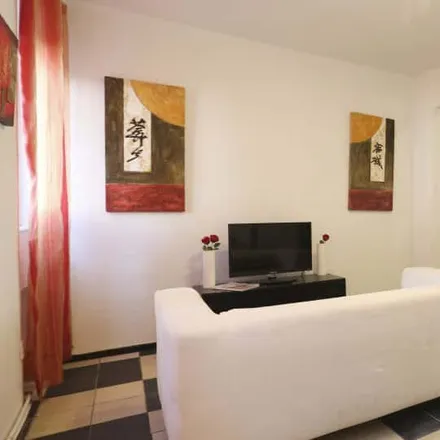 Rent this 3 bed apartment on Madrid in Repsol, Glorieta del Valle de Oro
