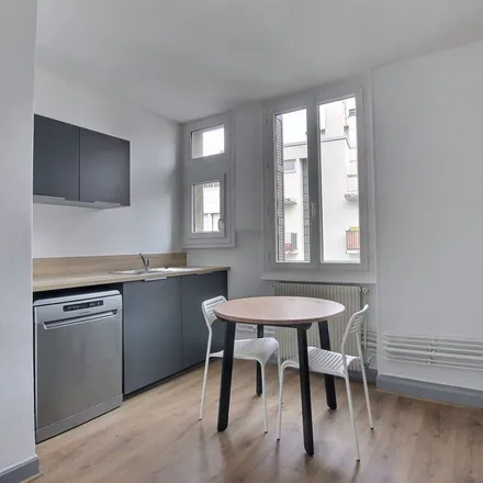 Rent this 2 bed apartment on Sœurs Clarisses capucines de Chamalières in Avenue de Villars, 63400 Chamalières