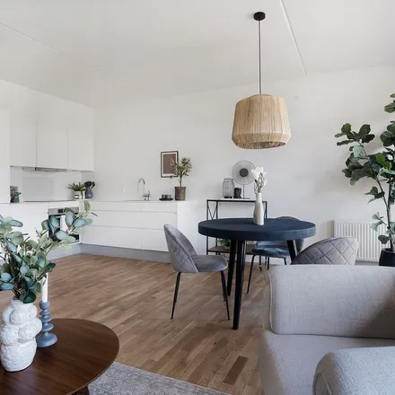 Rent this 3 bed apartment on Markedspladsen 6 in 3400 Hillerød, Denmark