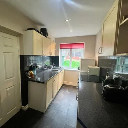 Image 4 - Swan Lane, Wordsley, DY8 5TY, United Kingdom - Duplex for sale