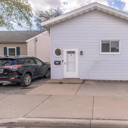 Buy this 3 bed house on 573 North Clark Street in Appleton, WI 54911
