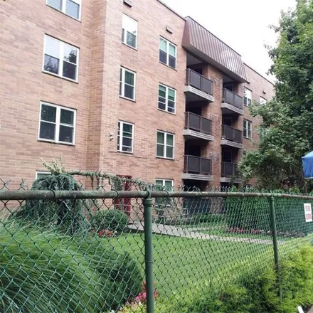 Rent this 3 bed apartment on The Plaza in 360 Central Avenue, Village of Lawrence