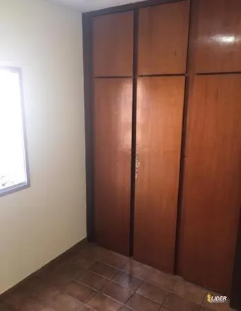 Buy this 2 bed apartment on Rua Nordau Gonçalves de Melo in Segismundo Pereira, Uberlândia - MG