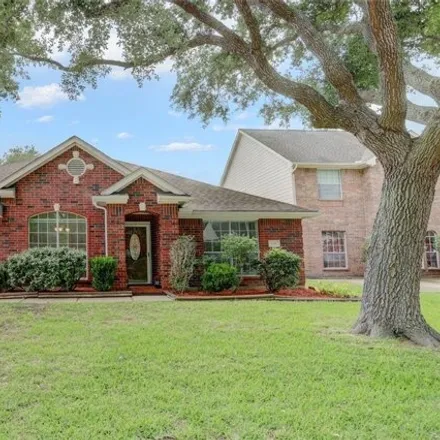 Buy this 3 bed house on 862 North Wellsford Drive in Pearland, TX 77584