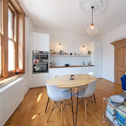 Image 7 - Numero Uno, 139 Northcote Road, London, SW11 6PX, United Kingdom - Apartment for rent