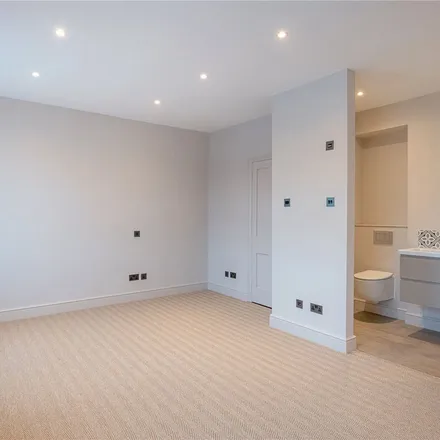 Rent this 3 bed apartment on 198 Kensington Park Road in London, W11 1NR