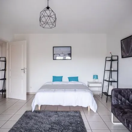Rent this 1 bed room on 16 Avenue Maurice Bourgès-Maunoury in 31200 Toulouse, France