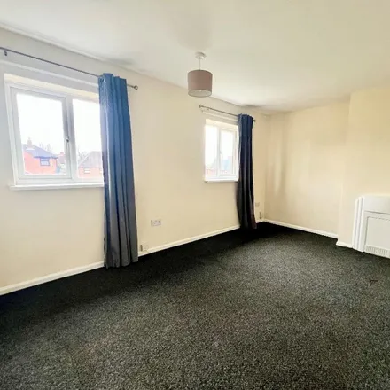 Image 3 - Stafford Avenue, Clayton Road, Newcastle-under-Lyme, ST5 3ES, United Kingdom - Apartment for rent